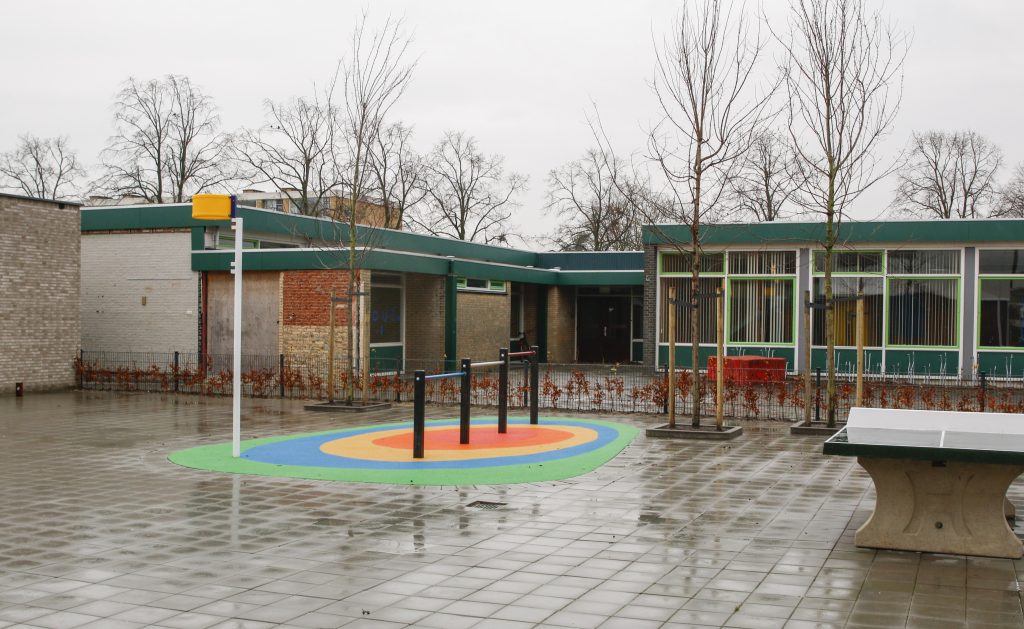 school1 (1 van 1)