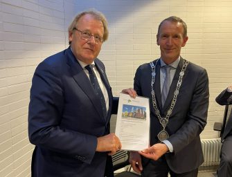 Commissaris van de Koning ontvangt profielschets burgemeester