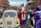 Sinterklaas bezoekt Prins Willem-Alexanderschool in Waarder