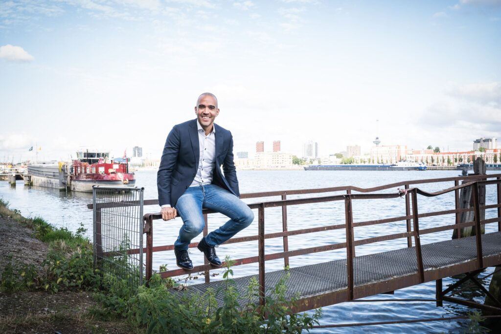 Van lijden naar leidenInspirerende lezing van Joseph Oubelkas op 8 januari