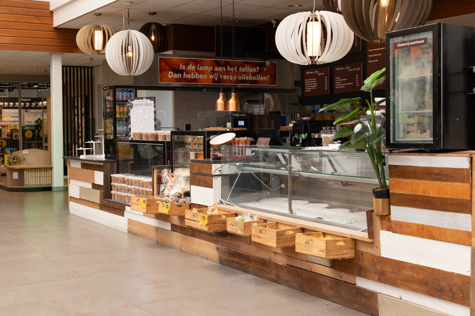 MeneerKrokant zoekt een supervriendelijke lunchroomcollega